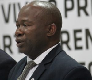Fernando Lavieque, Deputado da Assmbleia da República e membro da Comissão Política da Renamo fez as ameaças em Nampula, alegando que a Frelimo quer-se beneficiar-se com a redução de mandatos.
