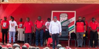 Ocorrido no comício do candidato da Frelimo em Nampula: PRM sem datas para a divulgação do relatório do inquérito da tragédia Nyusi apenas fez um minuto de silencio e nao parou com a campanha diante das mortes