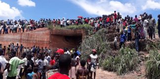 Médicos tradicionais tentam sem sucesso resgatar “mulher cobra” em Nampula AMETRAMO nao consegue desvendar o misterio porque ha muitqa agente que nao fazem com que o trabalho corra bem