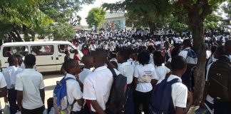 Grupo de malfeitores invade escola no norte de Moçambique grupo de malfeitores invade escola pública no norte de Moçambique