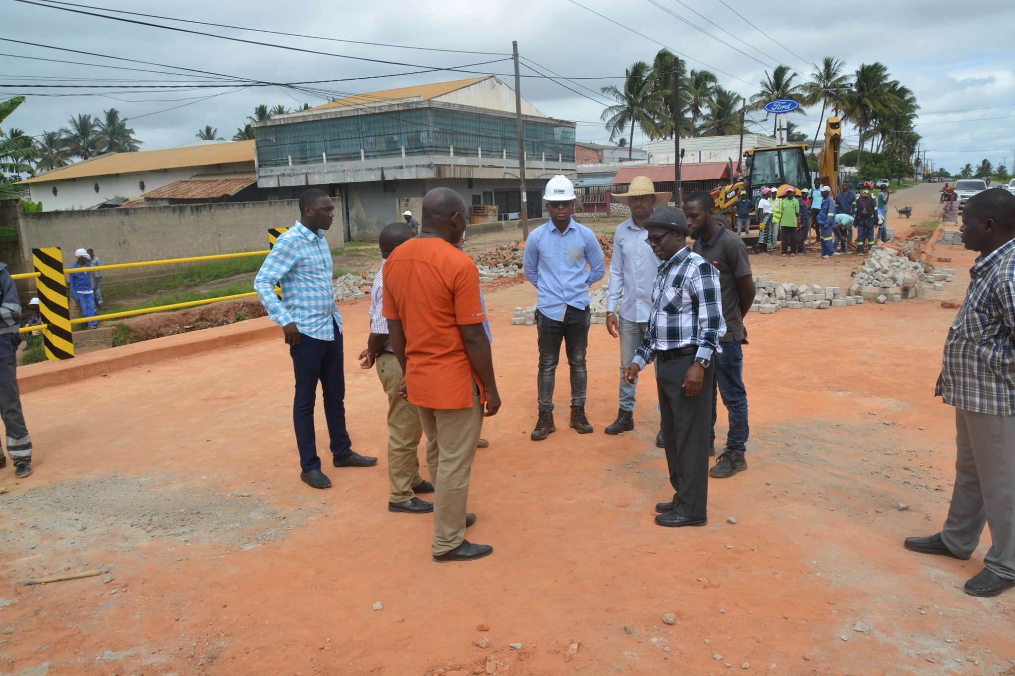 Paulo Vahanle visitando a rua da franca