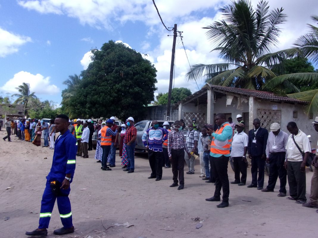 Em NAcala-Porto o autarca nao respeitando distanciamento social