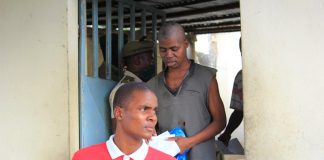 Amnistiados os primeiros 54 reclusos em Nampula Os reclusos nao devem voltar a cometer nenhum crime nos próximos 5 anos