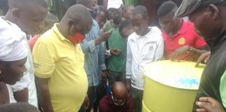 AJUDEMU apoia pessoas carenciadas e vendedores de mercados a prevenirem-se do coronavírus