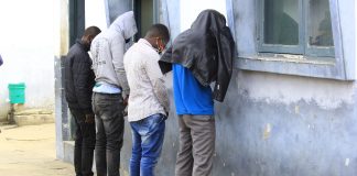 “Meninos” de chaves e celulares nas mãos recolhidos pelo SERNIC