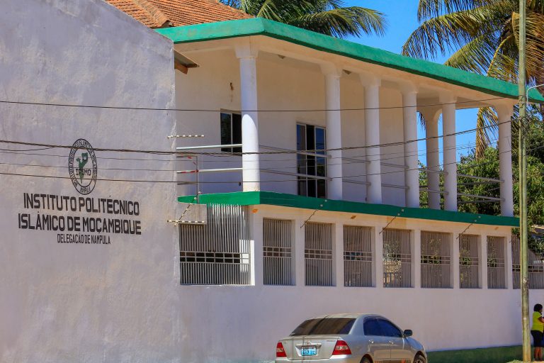 Estudantes do IPIMO forçados a retomar aulas sem condições de higienização garantidas