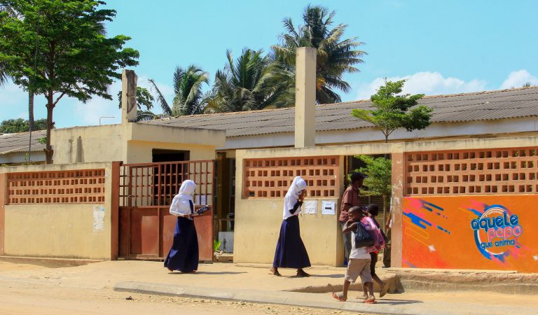 Escola Secundária de Napipine retoma aulas com uma autorização via telefónica