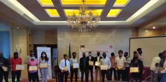 Em TIC’s e 5G: HUAWEI gradua 50 estudantes universitários em Moçambique