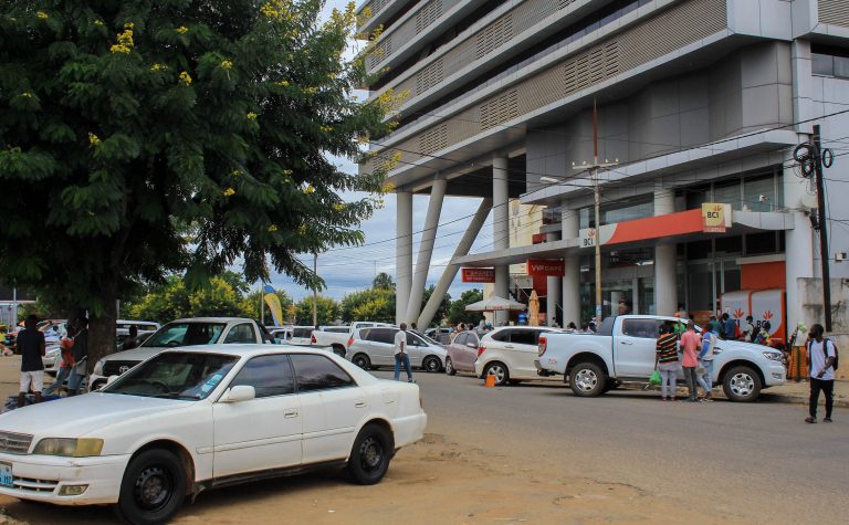 Estacionamento de viaturas nas ruas passa a ser cobrado em Nampula
