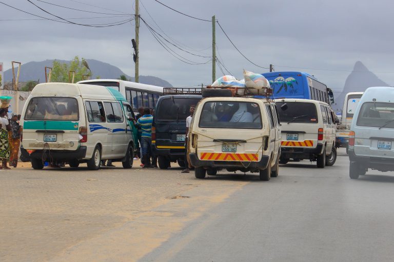 Transporte público continua sendo um problema na cidade de Nampula
