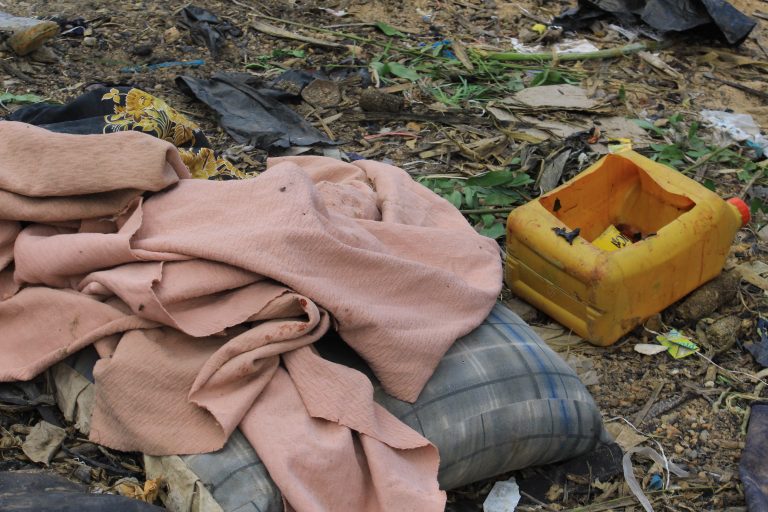 Bebé de uma semana de vida encontrada sem vida numa lixeira em Mutauanha