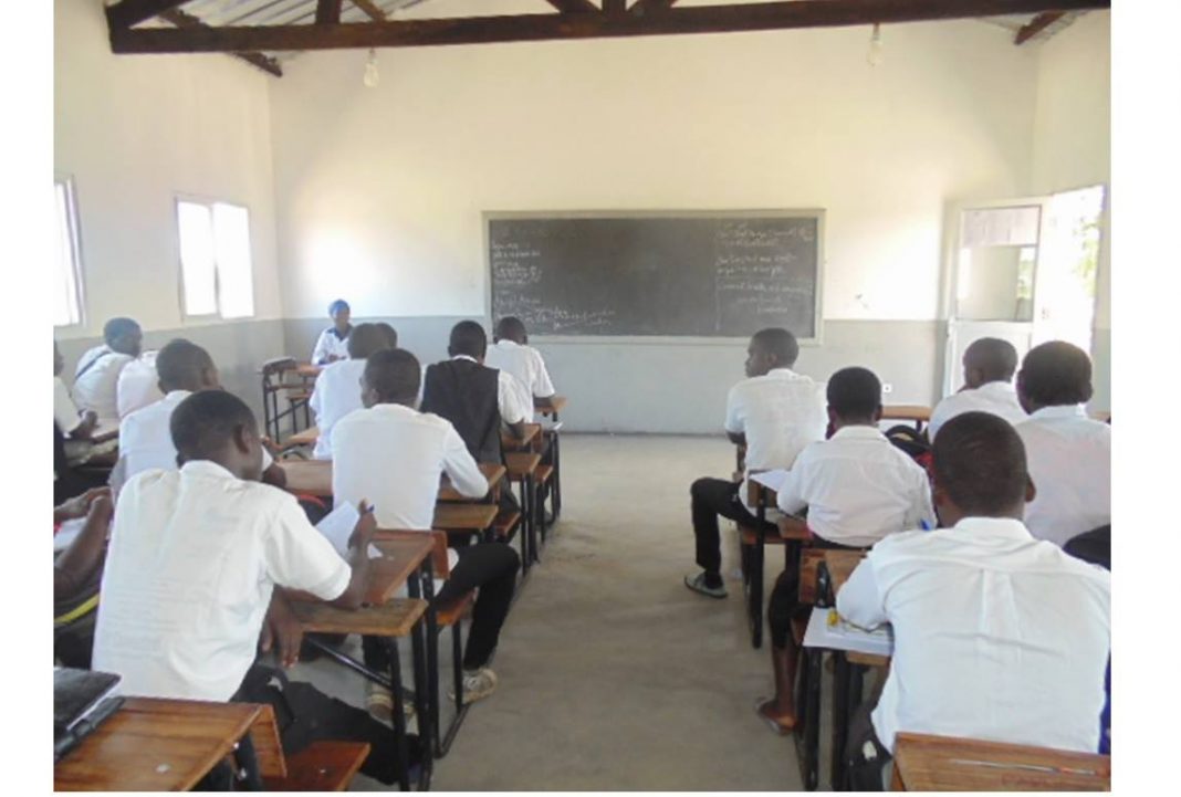 26 Alunos testam positivo para a covid-19 no centro internato da escola secundária Eduardo Silva Nihia, em Malema