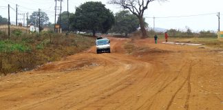 Avançado estado de degradação da via de acesso da barragem de Nampula preocupa utentes