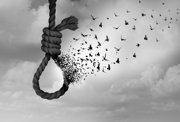 Jovem de 30 anos flagra a esposa a manter relações com três homens na via pública e suicida-se em Mutauanha