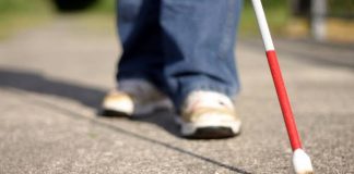 Deficientes visuais clamam por meios de compensação em Nampula