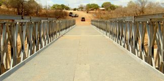 Pontes metálicas aliviam sofrimento da população de Mazua