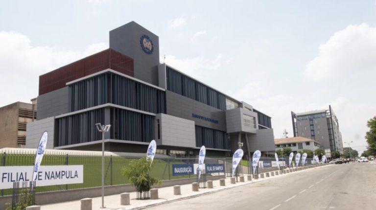Litígio de terra em Nampula: Governador do Banco de Moçambique admite que Nyusi teve de intervir para que obras da filial de Nampula fossem concluídas