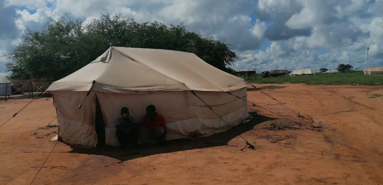 Um ano depois: Desespero ainda toma conta dos deslocados no centro de Reassentamento de Corrane