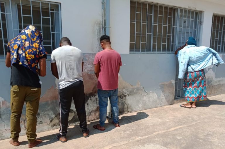 Nigerianos detidos pelo SERNIC por tráfico de drogas em Nampula