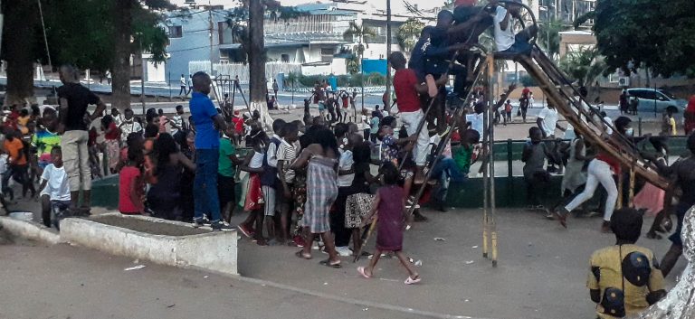Nampula: Covid-19 não manteve quase ninguém distanciado no dia do Natal