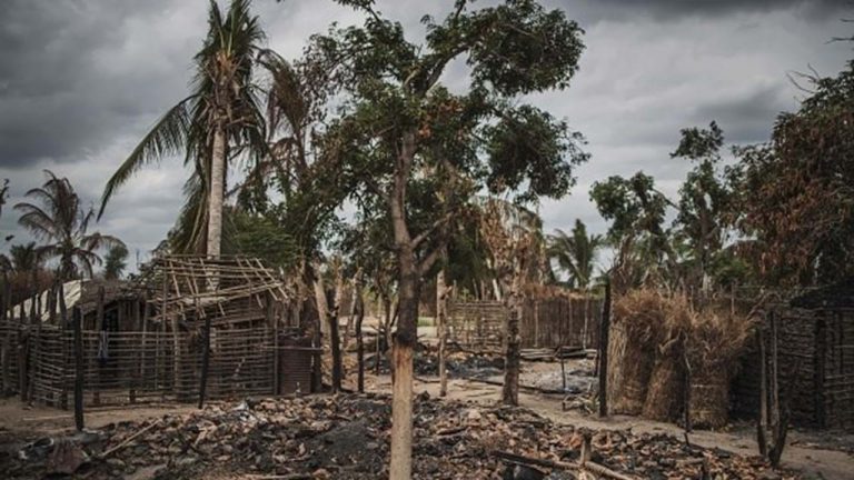 Macomia: Terroristas matam uma pessoa e incendeiam cerca de 20 casas