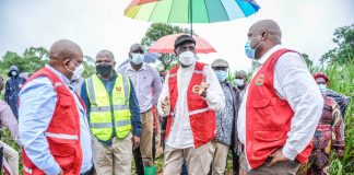 “Não podemos ter deslocados de maneira permanente, muitos anos, não” – defende o Primeiro-Ministro, Carlos Agostinho do Rosário