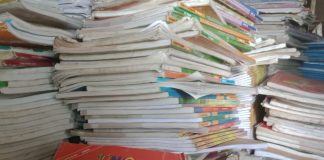 Lalaua: directores de escolar obrigam alunos a trabalharem nas suas machambas particulares para terem acesso ao livro de distribuição gratuita