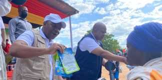 Governador de Cabo Delgado chora pela situação que sua população passa em Rapale