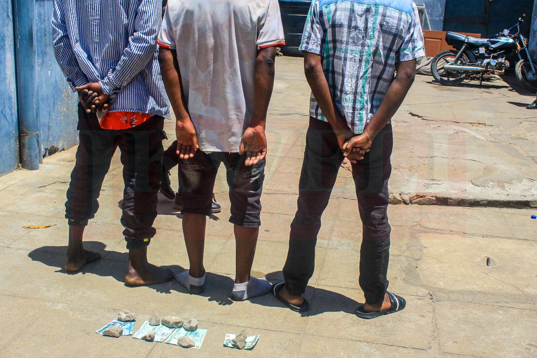 Nampula: Trabalhadora de sexo denuncia cliente que tentou lhe ludibriar com uma nota falsa de mil meticais