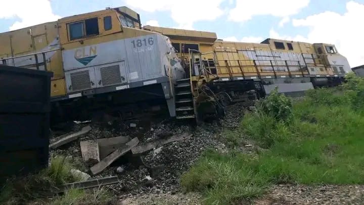 Locomotivas da Nacala Logistics “beijam-se” em Mecanhelas