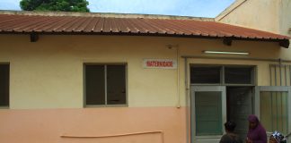 Imundície toma conta dos sanitários das maternidades da cidade de Nampula