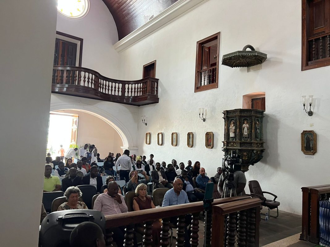 Ilha de Moçambique discute Camões aos 500 anos