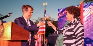 “A democracia prospera quando as pessoas são ouvidas”, Peter Vrooman, embaixador dos EUA em Moçambique