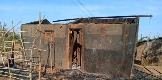 Namicopo: Há suspeitas que malfeitores tentaram carbonizar uma família em duas casas de construção precária