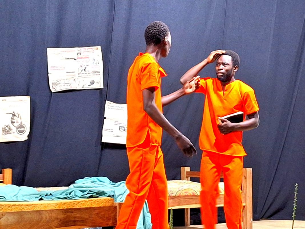 Revitalizando as artes cénicas na cidade de Nampula: Grupo teatral Nguenha realiza a 1ª Edição de teatro em cena