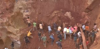 Centena e meia de garimpeiros ilegais continuam a “caçar” rubis na concessão da MRM