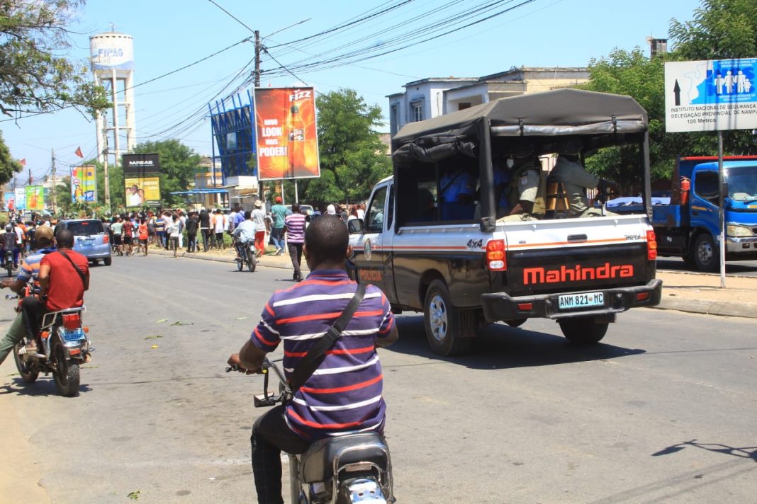 Polícias da 4ª Esquadra atiram mortalmente em um jovem