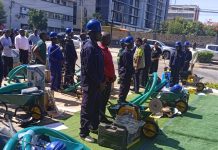 Associações juvenis recebem kits de auto-emprego em Nampula