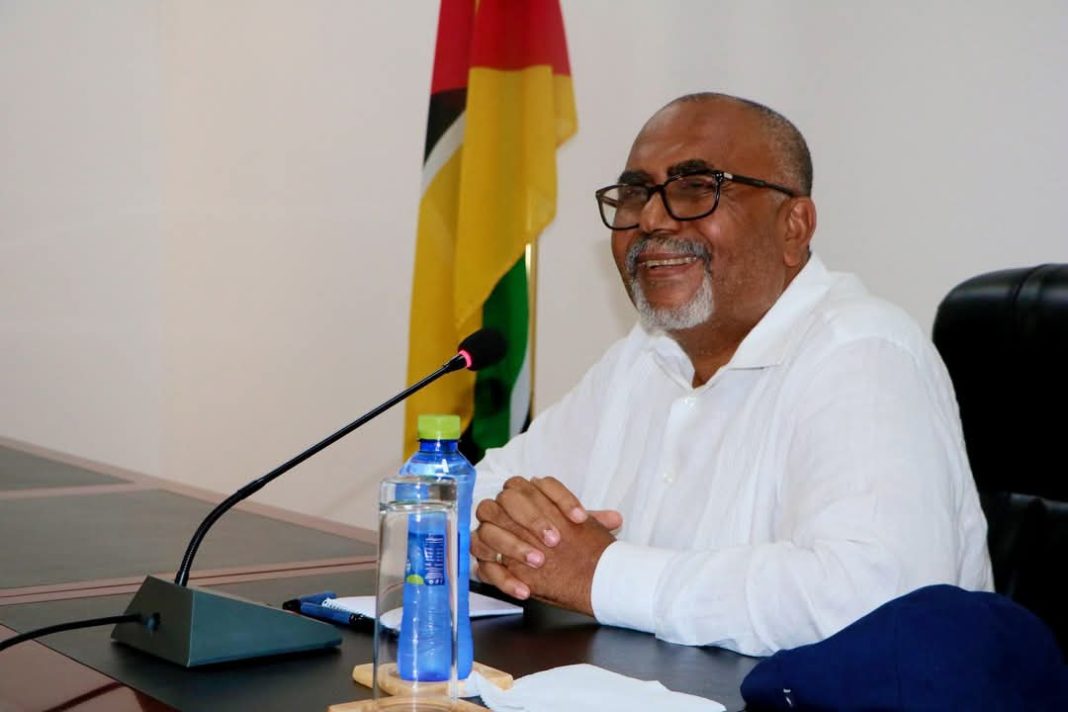 Governador de Nampula volta a recordar que está apenas para servir ao povo Governador de Nampula volta a recordar que está apenas para servir ao povo