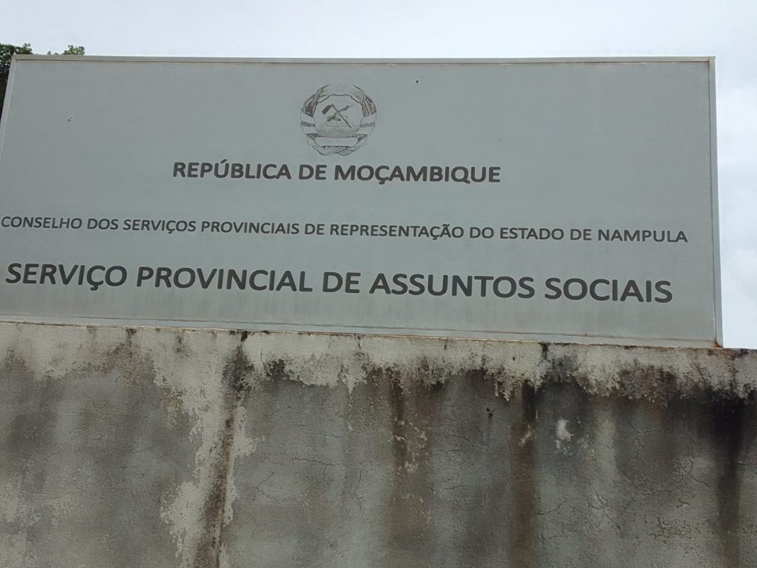 Cobras e capim “assaltam” Serviços Provinciais de Assuntos Sociais de Nampula