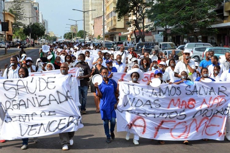 A partir do próximo mês: Médicos do HCN vão a greve por falta de pagamento de horas extras