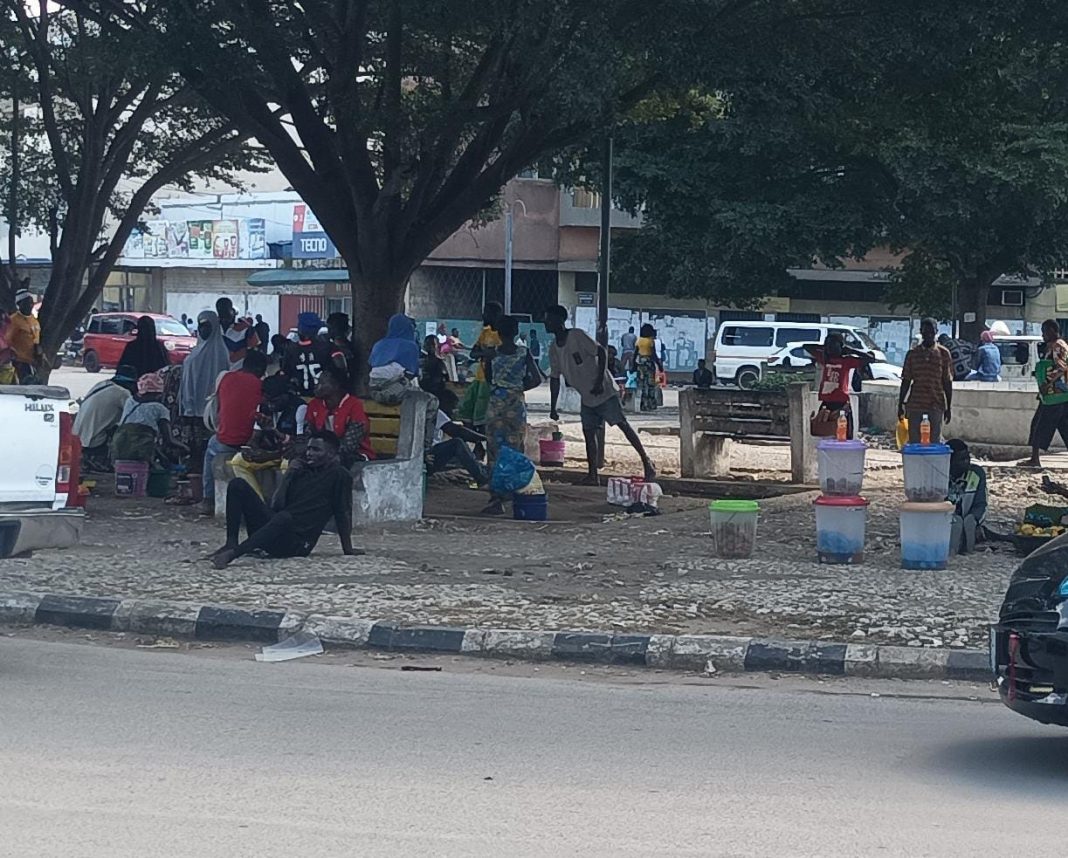 Nampula: Informais “assaltam” Samora Machel