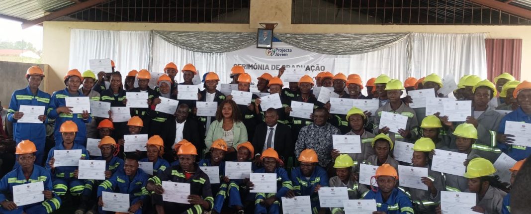 Da guerra ao recomeço: Jovens de Cabo Delgado buscam novo sentido para a vida em meio ao deslocamento