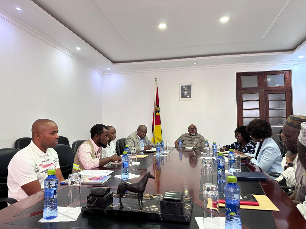 Excesso de zelo no controlo da madeira preocupa governador de Nampula