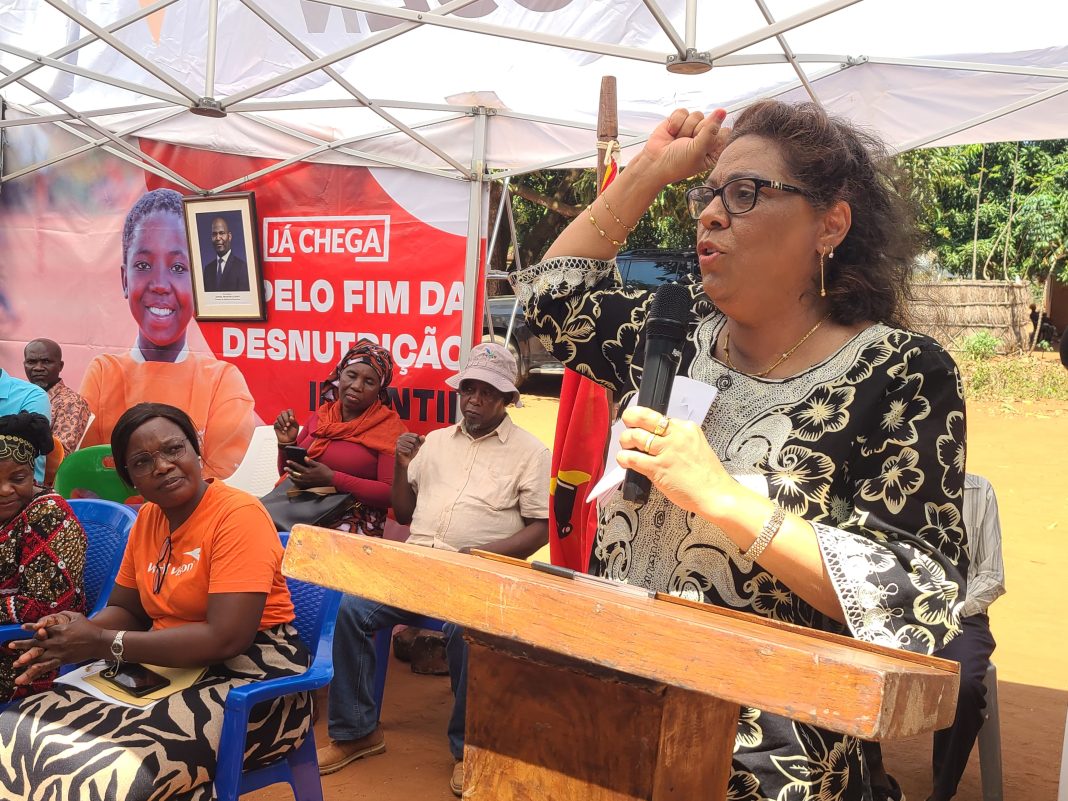 Nazira Abdula encoraja jovens e adultos de Memba a abraçar o programa de alfabetização com seriedade