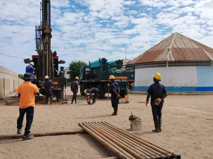 Paróquia investe 400 mil meticais em furo de água em Nampaco