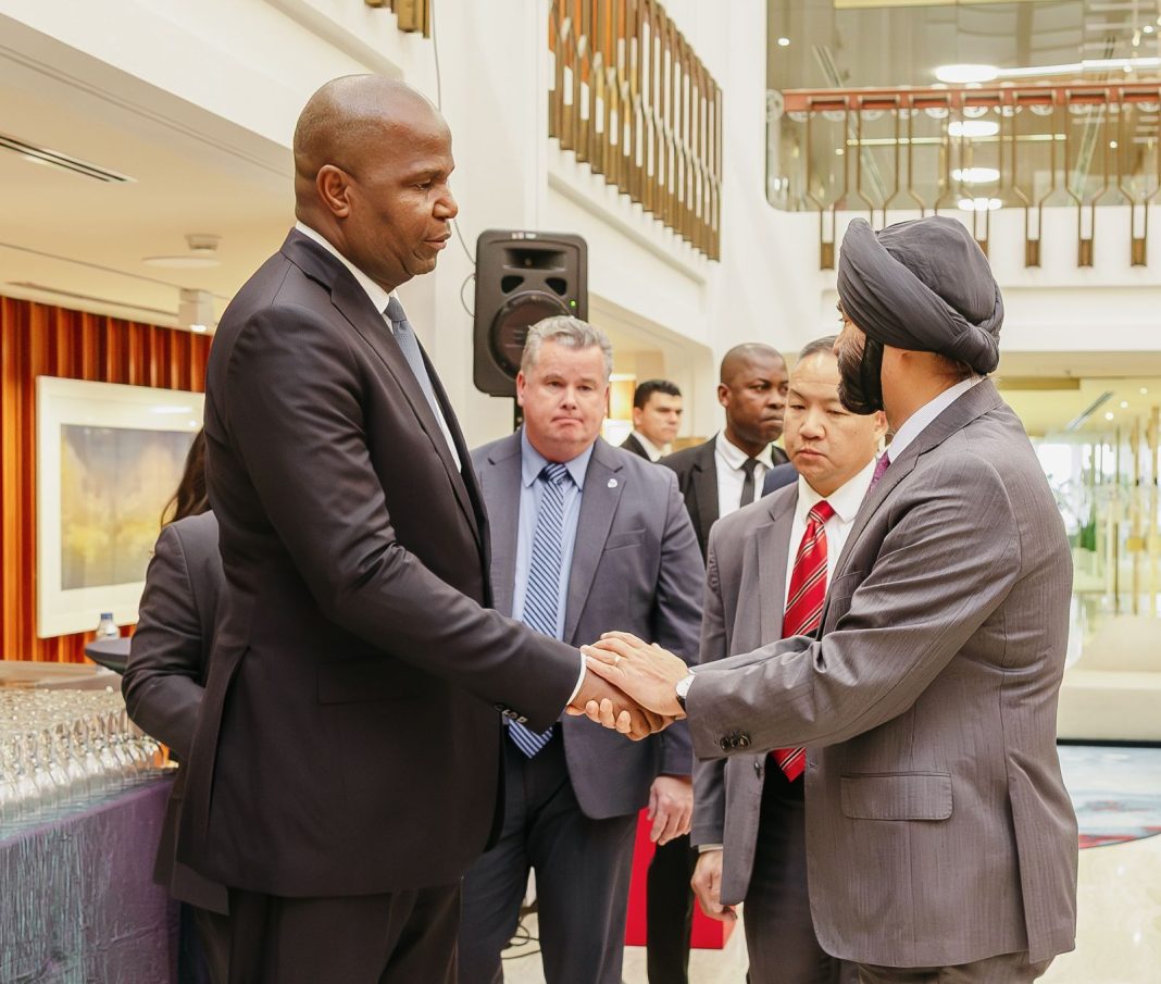 Parceria Moçambique-Banco Mundial ganha novo impulso em encontro entre presidente Chapo e Ajay Banga em Washington