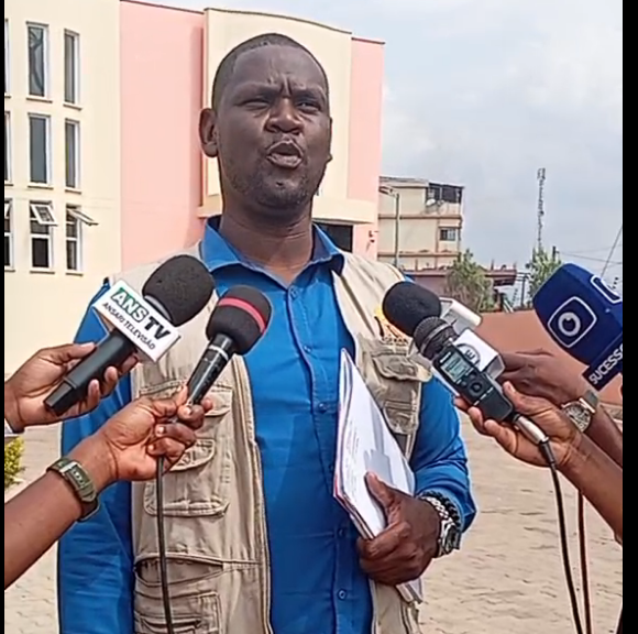 Kóxukhuro leva um Ramos, um Madeira e sua esposa à justiça por corrupção