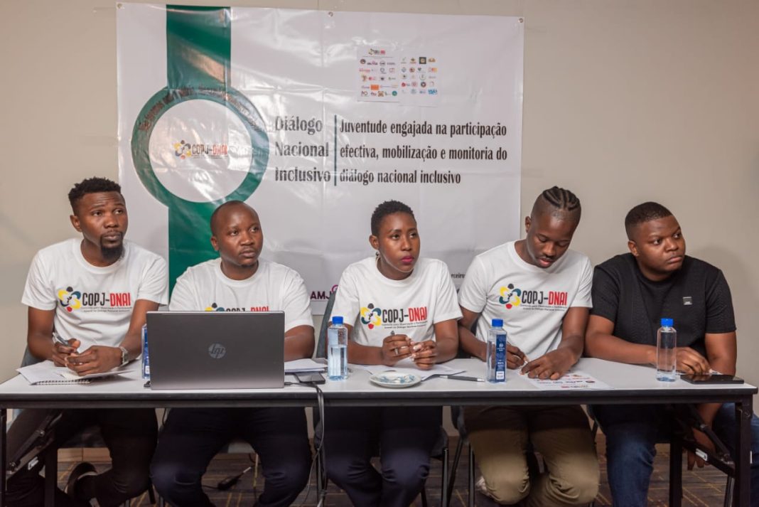 Jovens moçambicanos apelam que Diálogo Nacional Inclusivo vá aos terminais de “chapa-100”