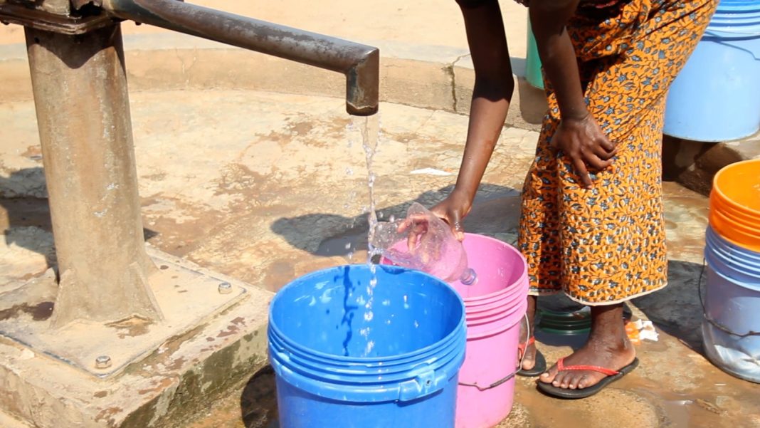 População de Rapale está a “morrer” de sede por falta de água